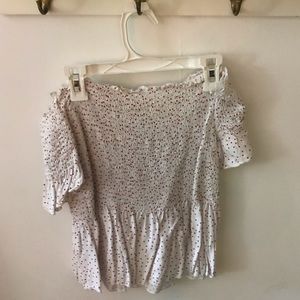 Off the shoulder girlll